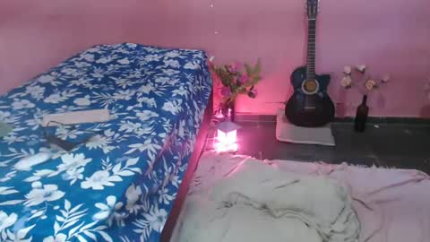 sweetapple808216 online show from August 4, 6:37 pm