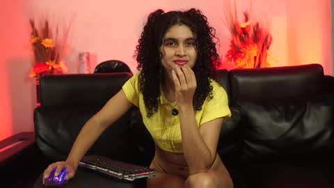 Snapshot of sweetbonii chatting on September 13, 4:48 am Salom independent model online show from September 13, 4:48 am