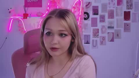 Snapshot of sweetcutie19 chatting on October 29, 8:31 pm Lane online show from October 29, 8:31 pm