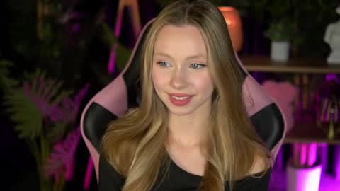 Lina online show from February 18, 3:45 pm