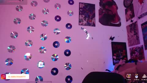 Snapshot of sweetdevil631 chatting on October 21, 5:49 pm Abril online show from October 21, 5:49 pm