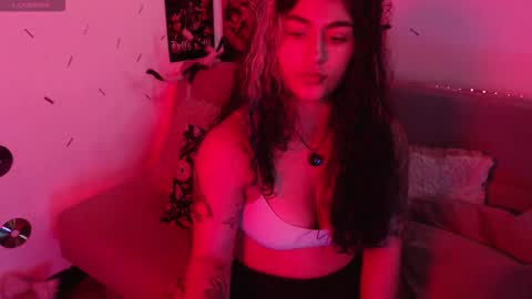 Snapshot of sweetdevil631 chatting on October 22, 5:58 pm Abril online show from October 22, 5:58 pm