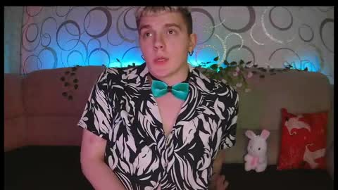 Justin online show from April 3, 6:48 pm