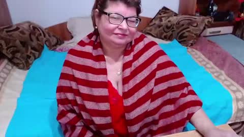 Snapshot of sweetestmilf4you chatting on February 27, 2:54 pm sweetestmilf4you online show from February 27, 2:54 pm