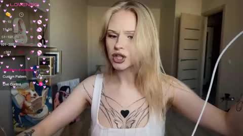 sweetie Lisa3 online show from September 19, 1:59 pm