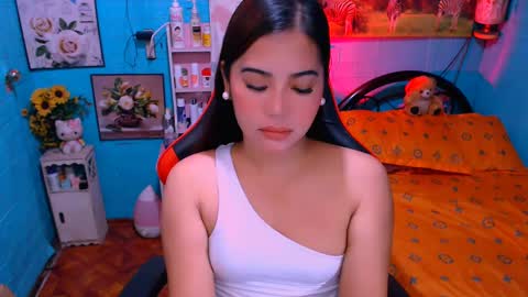 Nicole online show from February 13, 2:01 am