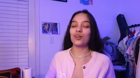 Snapshot of sweetieslikebutter chatting on September 24, 11:00 pm Blu Sweets online show from September 24, 11:00 pm