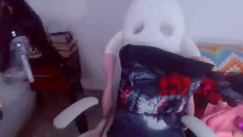 karen online show from December 18, 6:03 pm