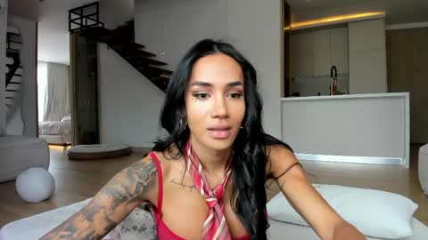 Laura Saenz  Geminis online show from May 10, 3:07 pm