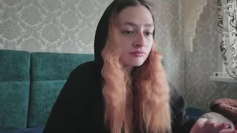 sweetliaison online show from April 16, 6:02 am