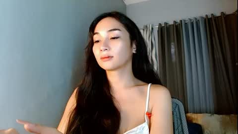 Lilly online show from July 27, 4:54 am