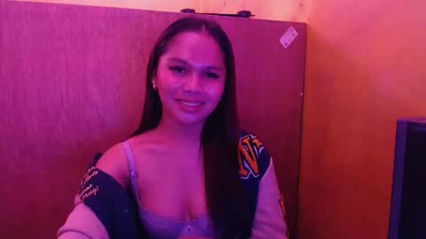 Snapshot of sweetlovelykazzz chatting on October 14, 8:23 pm My name is Lyka online show from October 14, 8:23 pm
