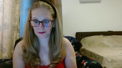 sweetmayaxoxo online show from May 4, 11:06 am