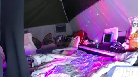 April online show from November 11, 1:52 am