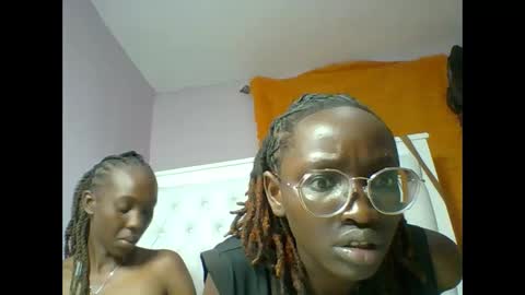 Novah girlie online show from June 6, 5:30 pm