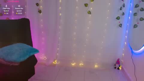 sweetposion online show from June 19, 6:03 pm