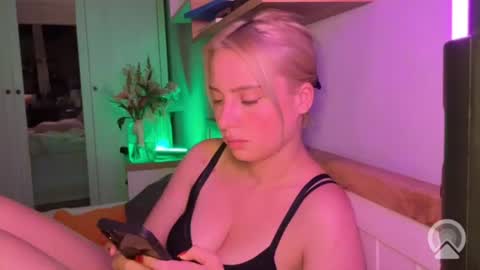sweetpunisher1 online show from July 17, 8:22 pm