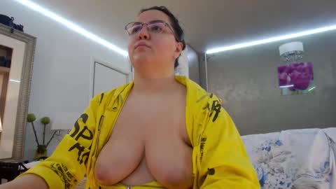 SweetRaisa online show from March 17, 7:57 am