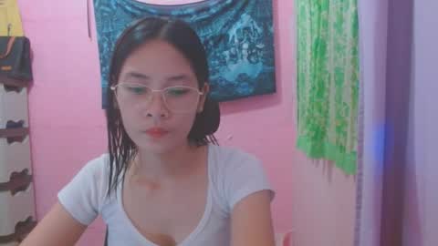 Mia online show from June 25, 5:45 am