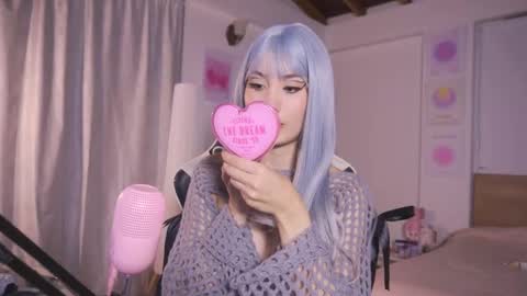 Snapshot of sweett_catt1 chatting on October 17, 11:53 pm Cat independent model online show from October 17, 11:53 pm