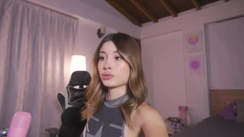 Snapshot of sweett_catt1 chatting on September 25, 2:29 am Cat independent model online show from September 25, 2:29 am