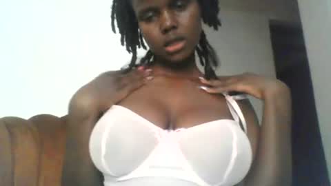 sweettreat77 online show from July 5, 11:12 pm
