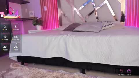 sweetviolet___ online show from October 15, 1:23 pm