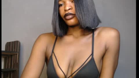 sweetxxboobsx online show from April 12, 8:51 am