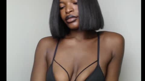 Snapshot of sweetxxboobsx chatting on October 22, 9:45 am sweetxxboobsx online show from October 22, 9:45 am