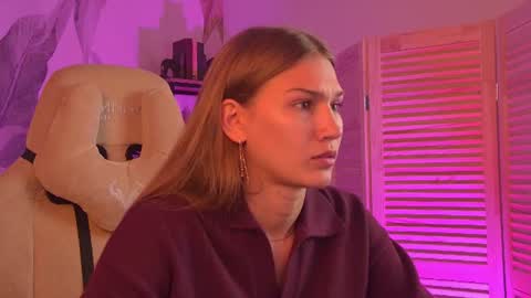 Emily online show from July 19, 8:06 am