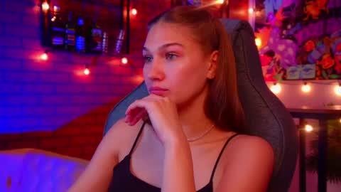 Emily online show from May 7, 1:40 pm