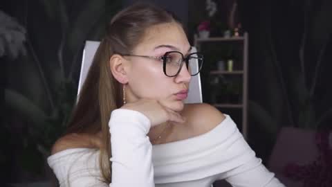 Emily online show from May 19, 9:27 am