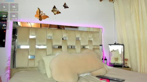  independent model  online show from September 17, 10:35 pm