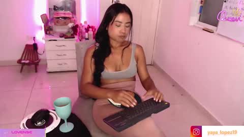 yaya online show from February 11, 11:30 pm