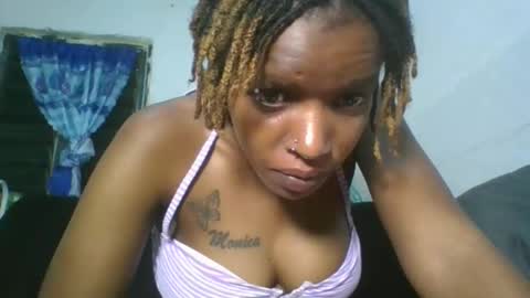 sweetz_candice online show from April 1, 10:28 pm
