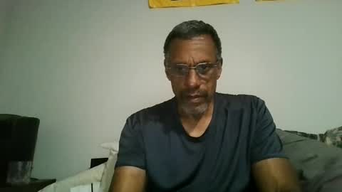 swimmerbod2495 online show from July 8, 2:37 am