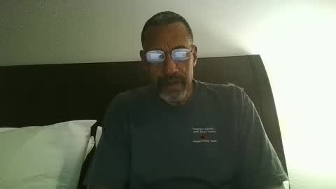 swimmerbod2495 online show from March 22, 4:38 am