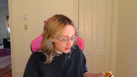 ashley blayde online show from April 4, 9:11 pm