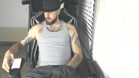 swoozy_ online show from November 15, 1:29 am