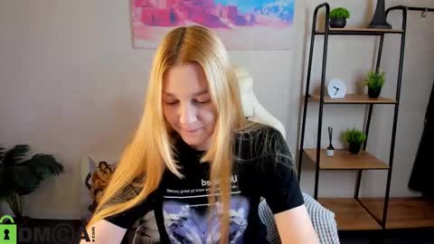 Sylvia online show from October 18, 9:24 am