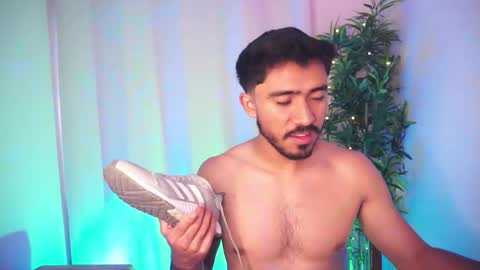 t0ny_wylie online show from February 3, 9:30 pm