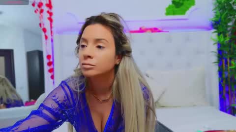 Snapshot of taahiraarabian chatting on February 25, 1:21 pm Arianna online show from February 25, 1:21 pm