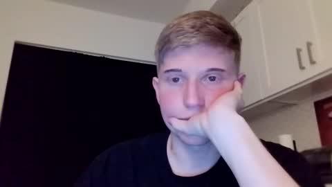 collegetwinkboi online show from January 8, 5:57 am