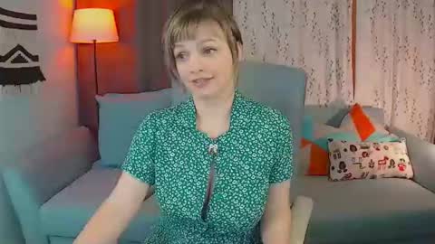 Mia online show from April 22, 4:47 pm