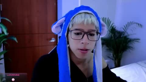 taichi online show from October 6, 9:10 pm