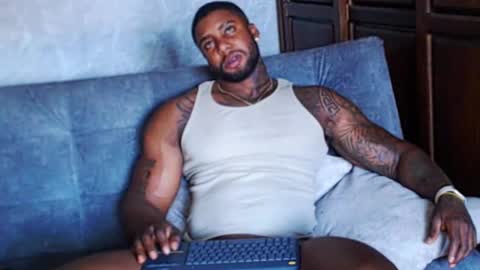 Tairon Tucke online show from January 13, 9:20 pm