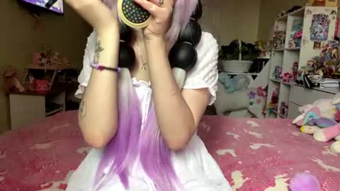 Eva   online show from June 13, 7:41 am