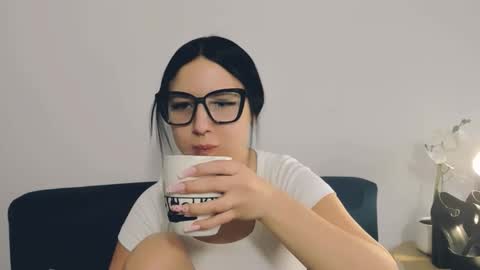 taliasensitive online show from February 18, 1:00 pm