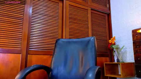    online show from October 29, 10:06 am