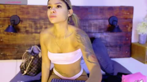    online show from April 8, 10:07 am